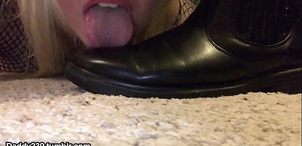  BC cleans Masters boots with her tongue